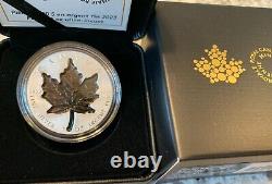 2023 Super Incuse Rhodium Maple Leaf Pure 1oz Silver Coin Canada 3rd in series translates to 'Pièce d'argent pur super incuse feuille d'érable en rhodium de 1 once Canada 2023, 3ème de la série' in French.