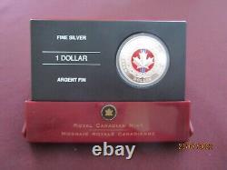 Édition limitée 2006 du dollar d'argent émaillé du Canada en métal de bravoure