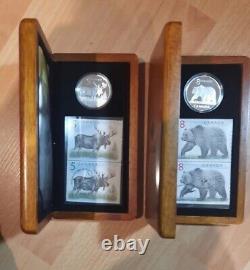 Ensemble de pièces d'argent 999 de 2004 Canada $8 Grizzly Bear $5 Majestic Moose, avec timbres assortis. Lot de 2.